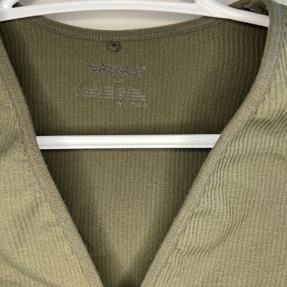 Garage Green Long Sleeve Crop Top - Picture 3 of 4